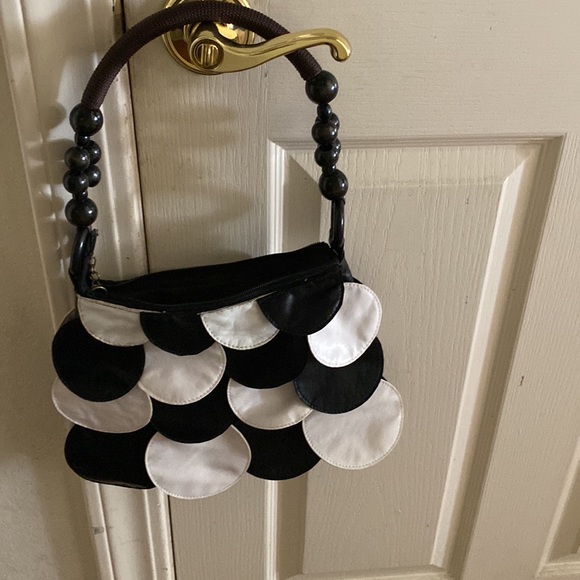 Black / White Petal Tier Pleather Purse with Beaded Straps Handbag/Shoulder Bag - Picture 5 of 11